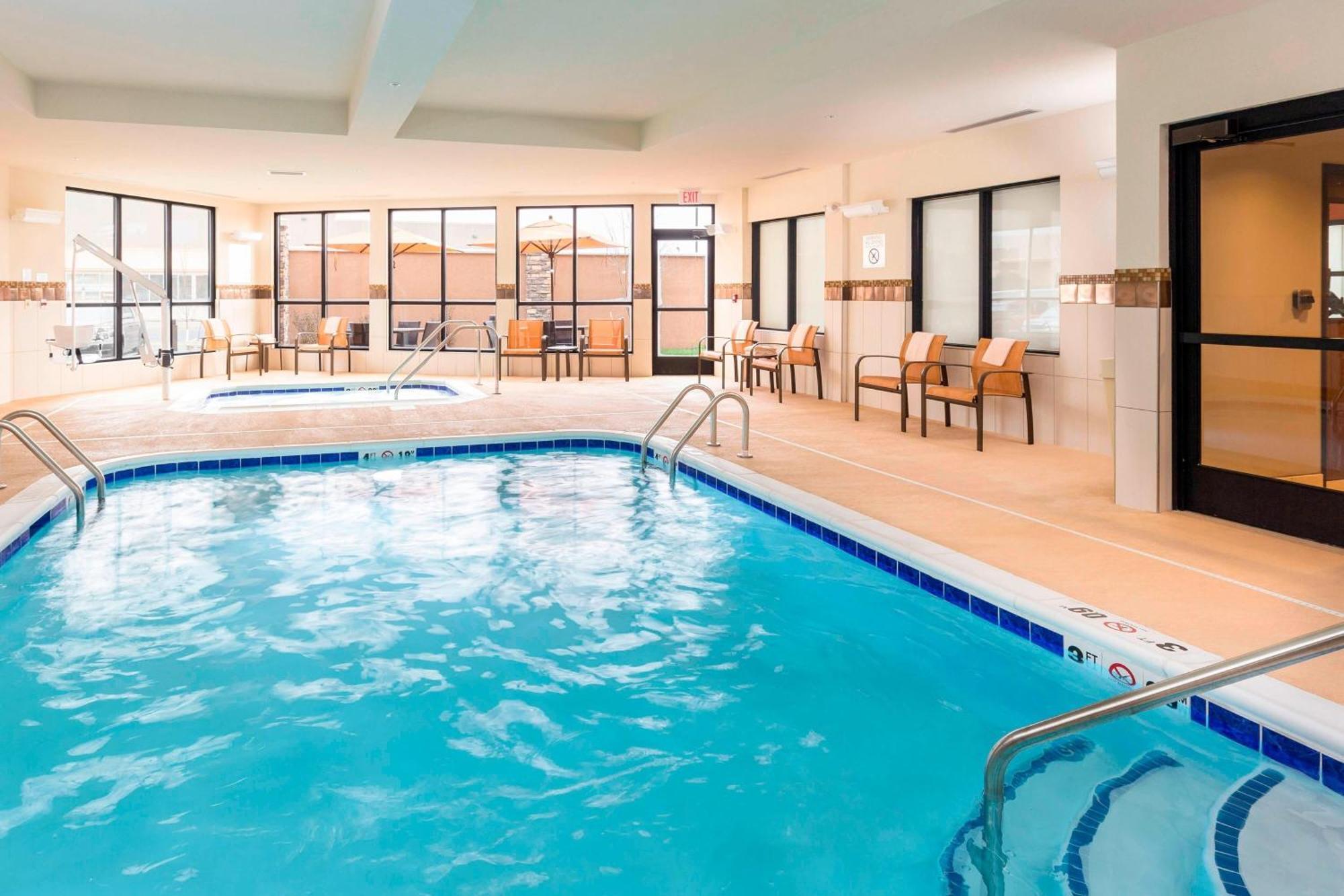 Hotel Courtyard By Marriott Bismarck North Extérieur photo